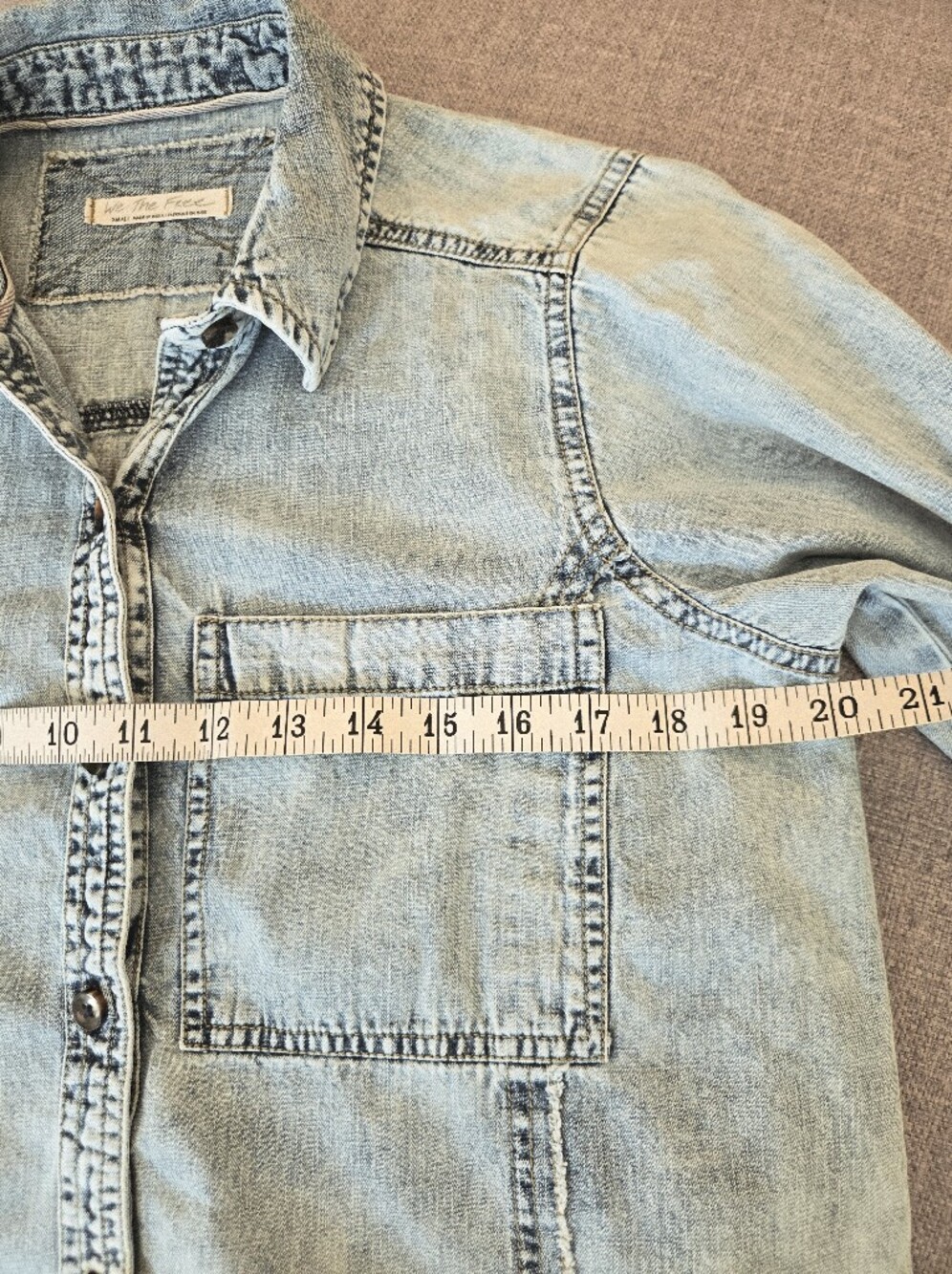 WE THE FREE I S Mackenzie Denim Shirt I light blue acid wash - Picture 10 of 11
